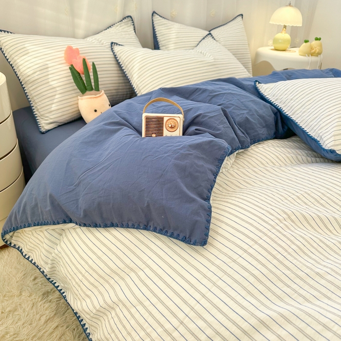 91家纺网 家纺一手货源 找家纺 简宜家居（朝初家纺） 2025新款色织小提花三角针款四件套 三角针蓝灰条