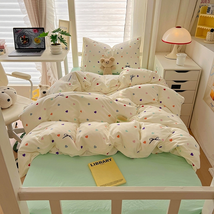 91家纺网 家纺一手货源 找家纺 阿曼达 2025新款印花水洗m学生床单人四件套 爱心蝴蝶结