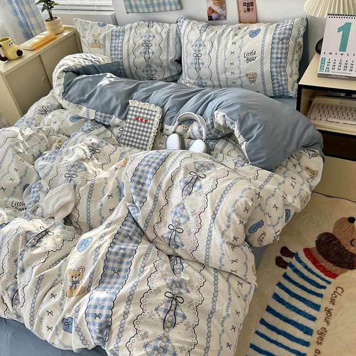 91家纺网 家纺一手货源 找家纺 原素 2025软绵绵的双拼印花水洗棉四件套 蝴蝶结小熊