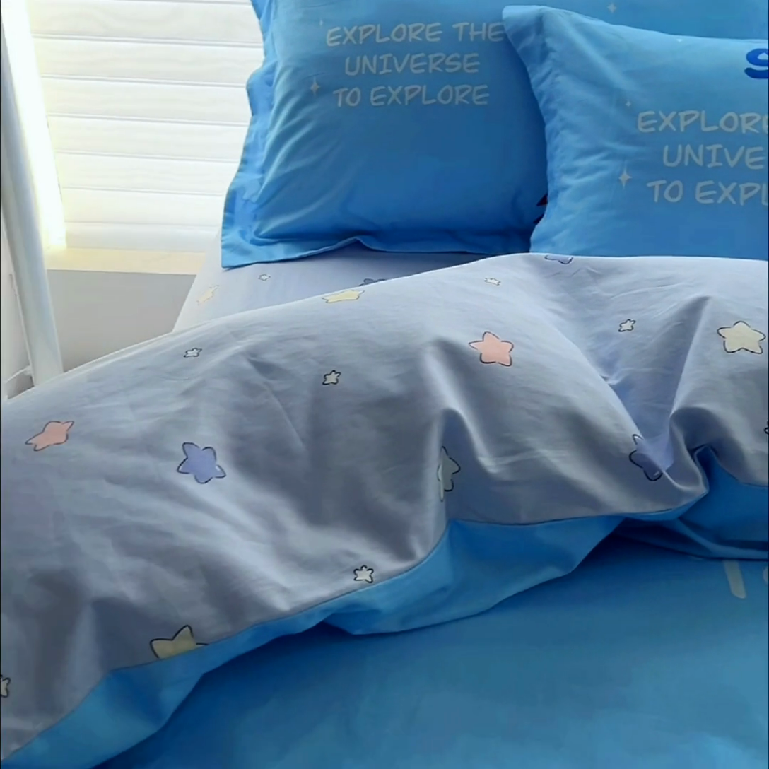 91家纺网 家纺一手货源 找家纺 浩诚 2025新款全棉大版卡通太空人宇航员小恐龙小汽车系列纯棉四件套-提供买家秀 太空遨游