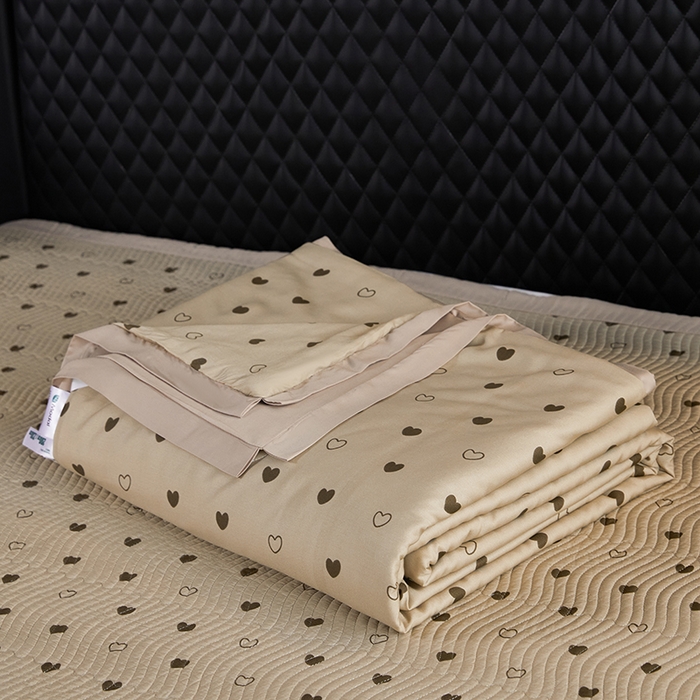 91家纺网 家纺一手货源 找家纺 莎果 2025春夏莫代尔印花高温砂洗床盖三件套四件套 倾心-咖