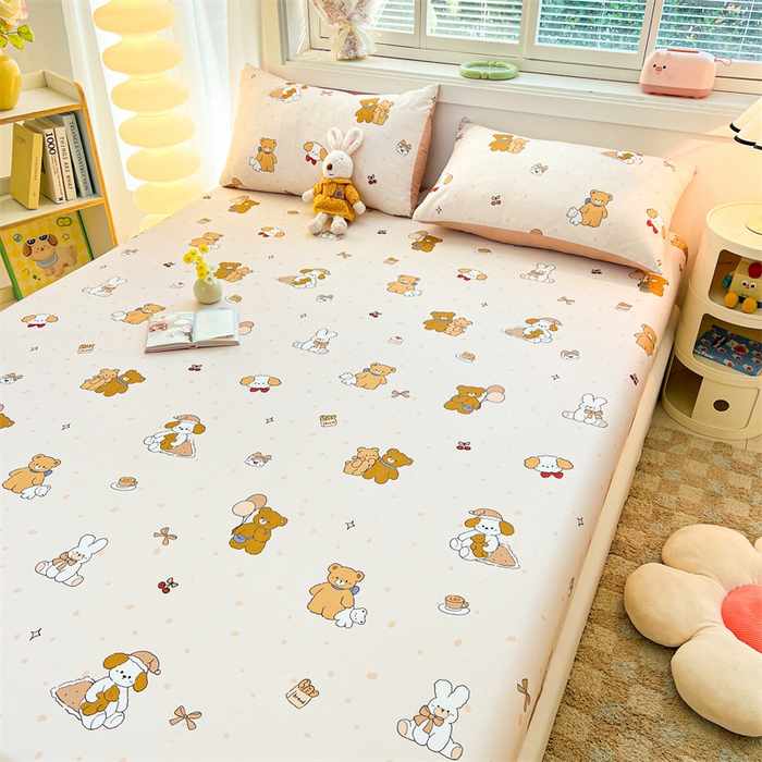 91家纺网 家纺一手货源 找家纺 雯豆2025春夏新品全棉床笠三件套学生成人印花纯棉床罩 全棉床笠-小熊伙伴