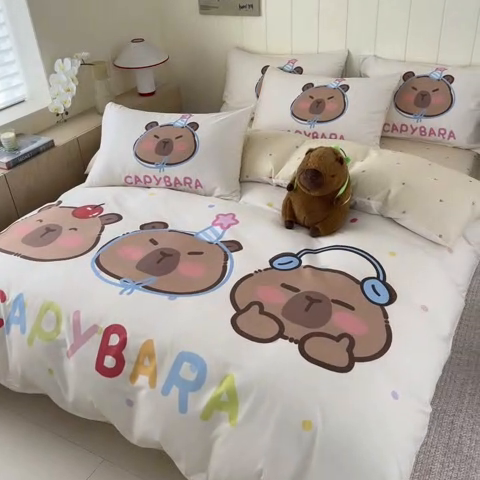 91家纺网 家纺一手货源 找家纺 博雅 2025新款卡皮巴拉系列全棉印花四件套 音乐卡皮巴拉