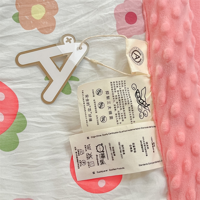 91家纺网 家纺一手货源 找家纺 云家 2025新款豆豆绒被子被芯夏凉被空调被四季被 草莓小熊