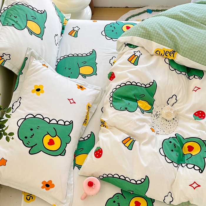 91家纺网 家纺一手货源 找家纺 棉造家居 2025新款亲肤舒适全棉纯棉印花系列三/四件套 恐龙宝贝