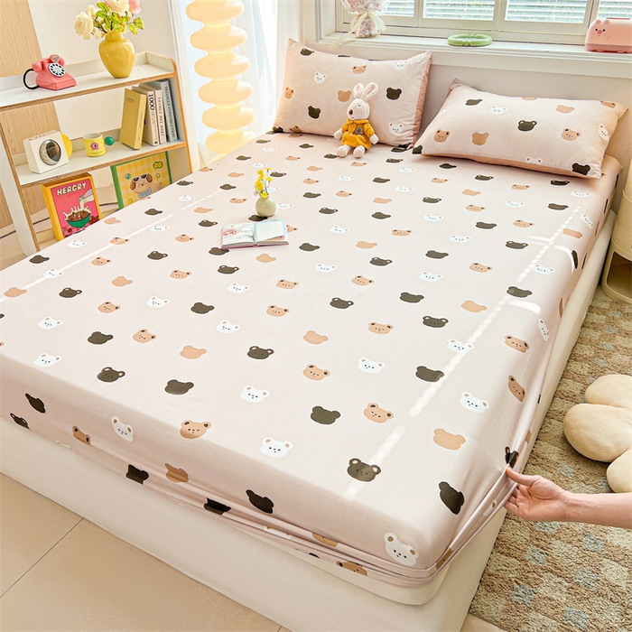 91家纺网 家纺一手货源 找家纺 雯豆2025春夏新品全棉床笠三件套学生成人印花纯棉床罩 全棉床笠-饼干熊