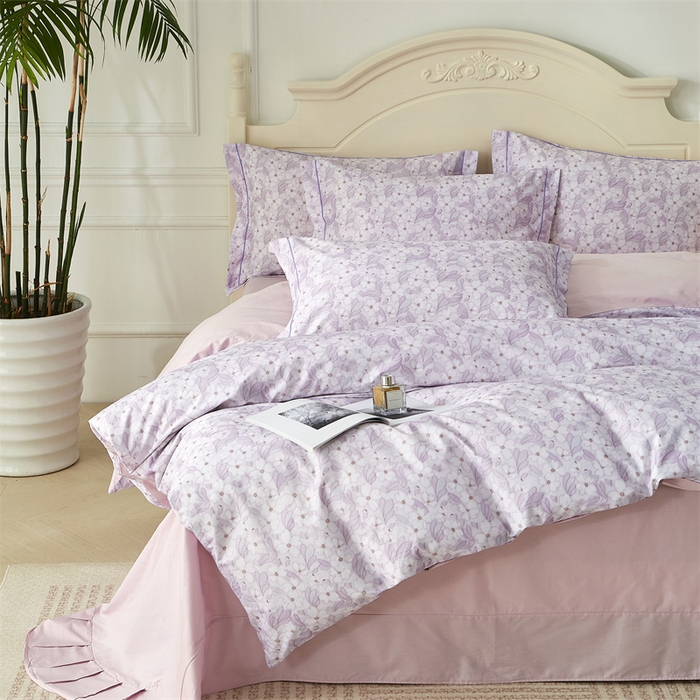 91家纺网 家纺一手货源 找家纺 曼秀琳 2025新款铂金棉数码印花四件套(全棉133*76) 春水柔情-紫