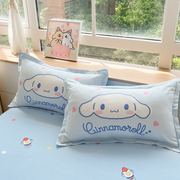 91家纺网 家纺一手货源 找家纺 博雅 2025新款三丽鸥大版印花全棉四件套专版花型 全棉大版（升级款信封枕）开心玉桂狗