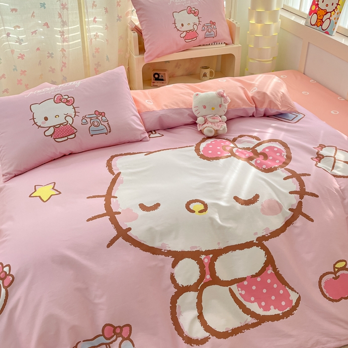 91家纺网 家纺一手货源 找家纺 博雅 2025新款三丽鸥大版印花全棉四件套专版花型 全棉大版（升级款信封枕）情书KT猫