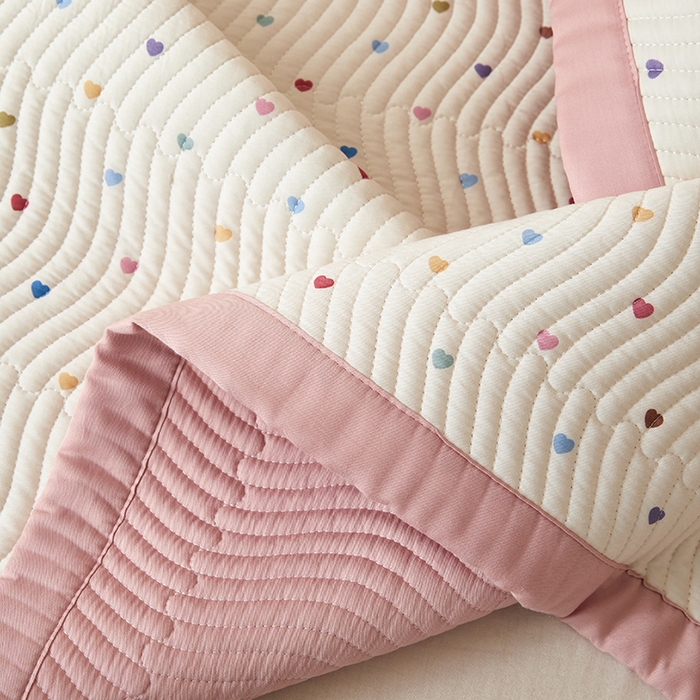 91家纺网 家纺一手货源 找家纺 莎果 2025春夏莫代尔印花高温砂洗床盖三件套四件套 彩色波点