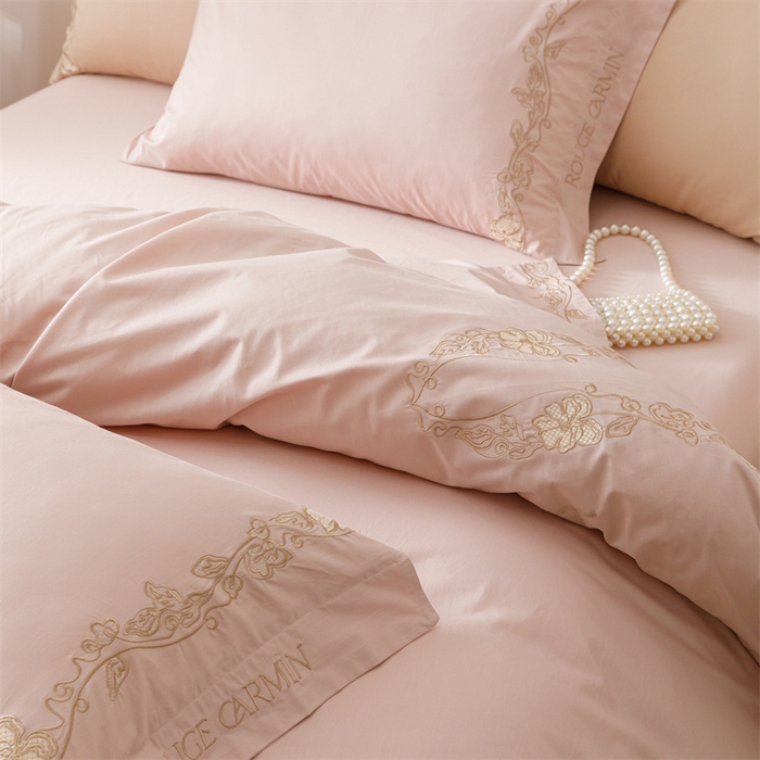 91家纺网 家纺一手货源 找家纺 艾莱家纺 2025新款A类精梳纯棉刺绣花四件套-赫柏 赫柏-浅粉