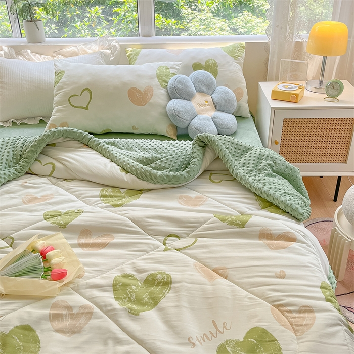 91家纺网 家纺一手货源 找家纺 云家 2025新款豆豆绒被子被芯夏凉被空调被四季被 涂鸦绿爱心