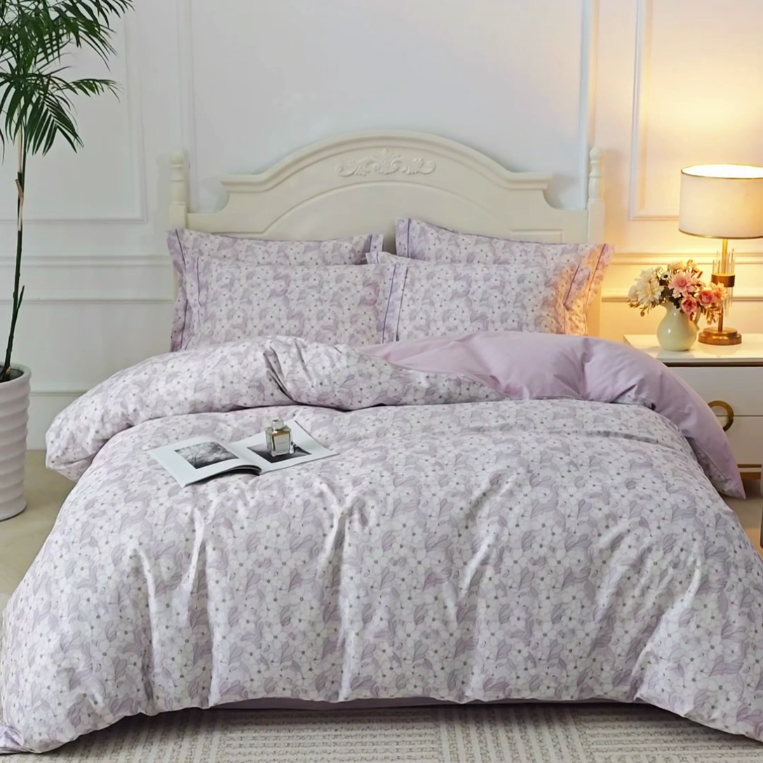 91家纺网 家纺一手货源 找家纺 曼秀琳 2025新款铂金棉数码印花四件套(全棉133*76) 春水柔情-紫