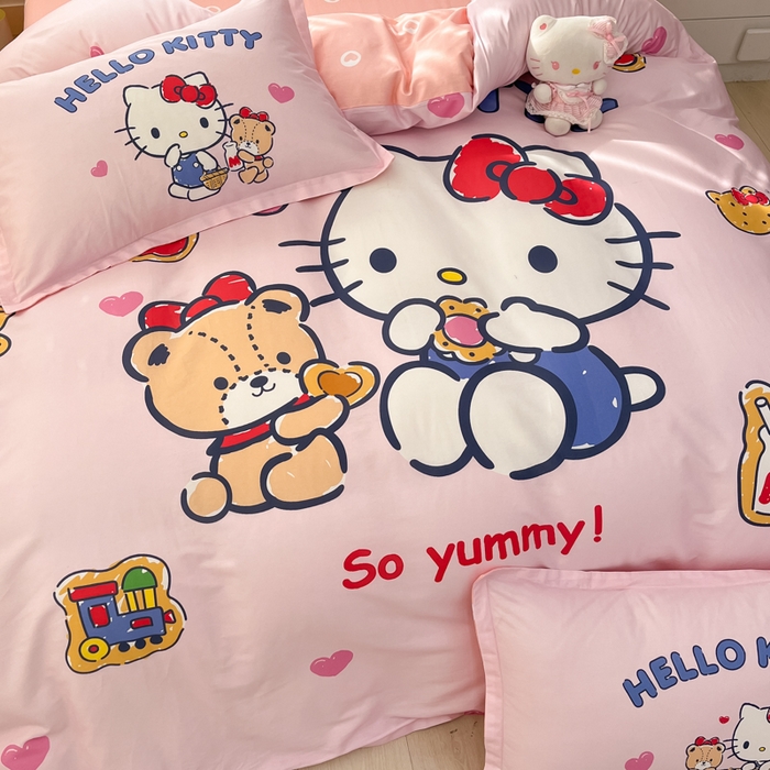 91家纺网 家纺一手货源 找家纺 博雅 2025新款三丽鸥大版印花全棉四件套专版花型 全棉大版（升级款信封枕）小熊KT猫