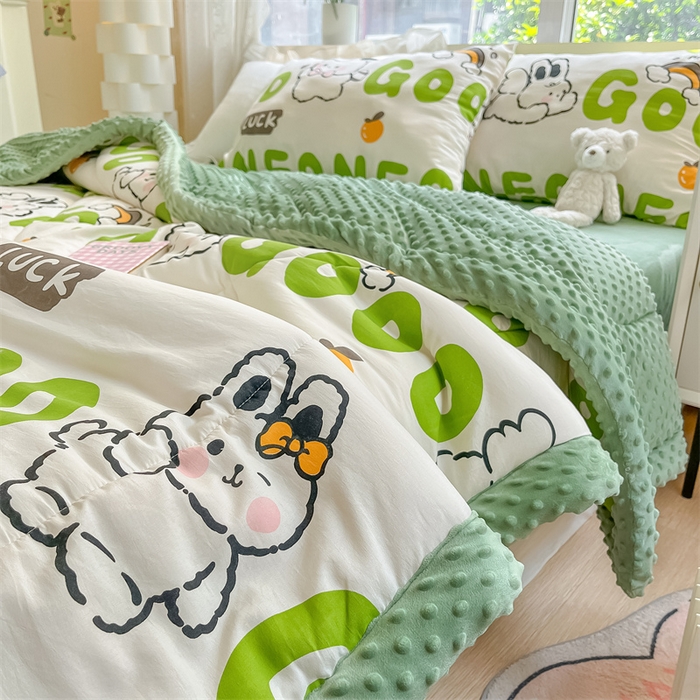 91家纺网 家纺一手货源 找家纺 云家 2025新款豆豆绒被子被芯夏凉被空调被四季被 字母小兔