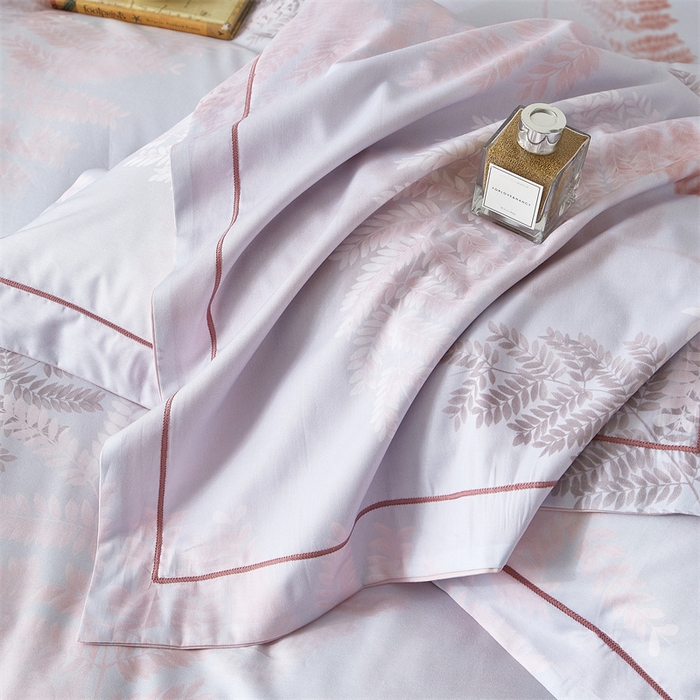 91家纺网 家纺一手货源 找家纺 曼秀琳 2025新款铂金棉数码印花四件套(全棉133*76) 知遥-粉