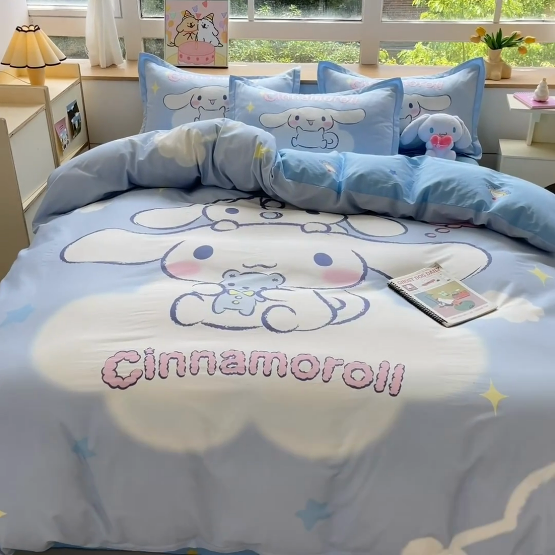 91家纺网 家纺一手货源 找家纺 博雅 2025新款三丽鸥大版印花全棉四件套专版花型 全棉大版（升级款信封枕）云朵玉桂狗