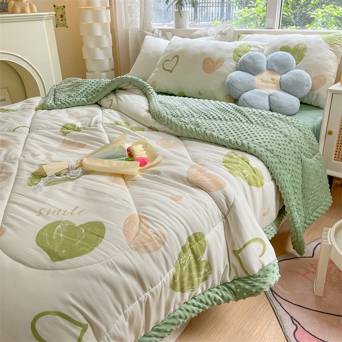 91家纺网 家纺一手货源 找家纺 云家 2025新款豆豆绒被子被芯夏凉被空调被四季被 涂鸦绿爱心