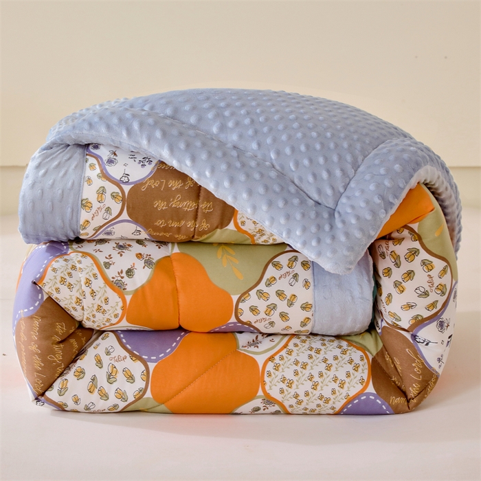 91家纺网 家纺一手货源 找家纺 云家 2025新款豆豆绒被子被芯夏凉被空调被四季被 田园碎花