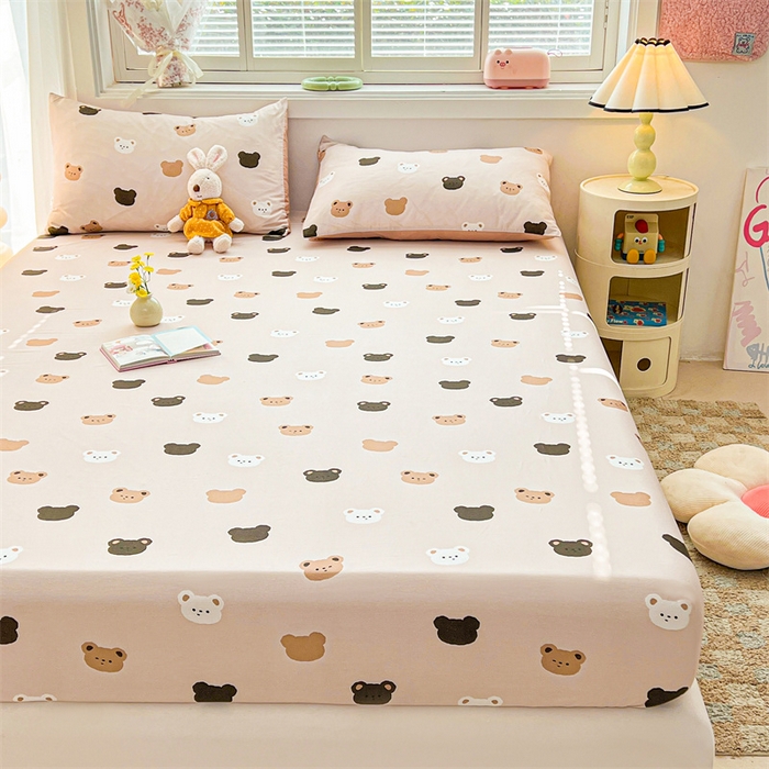 91家纺网 家纺一手货源 找家纺 雯豆2025春夏新品全棉床笠三件套学生成人印花纯棉床罩 全棉床笠-饼干熊