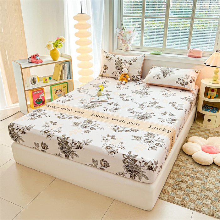 91家纺网 家纺一手货源 找家纺 雯豆2025春夏新品全棉床笠三件套学生成人印花纯棉床罩 全棉床笠-蔓秋