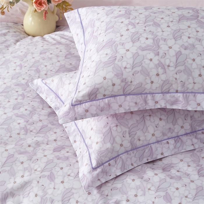 91家纺网 家纺一手货源 找家纺 曼秀琳 2025新款铂金棉数码印花四件套(全棉133*76) 春水柔情-紫