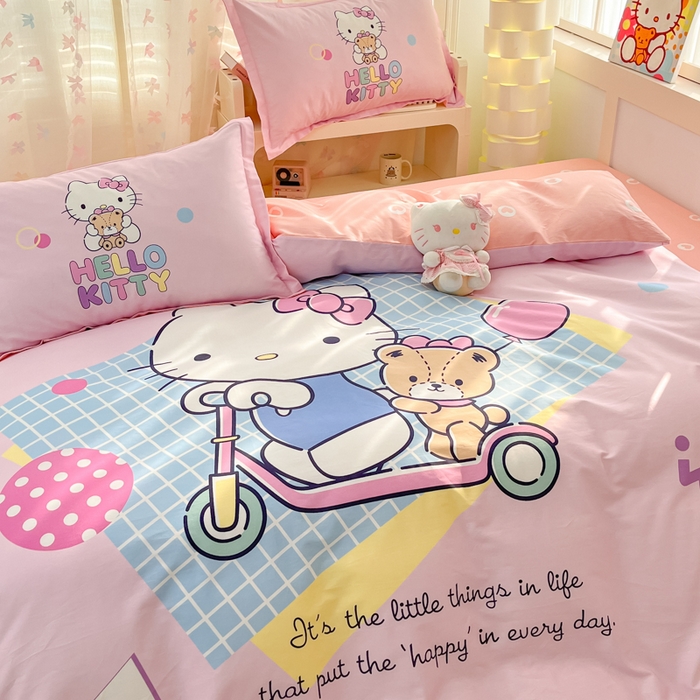 91家纺网 家纺一手货源 找家纺 博雅 2025新款三丽鸥大版印花全棉四件套专版花型 全棉大版（升级款信封枕）滑板KT猫