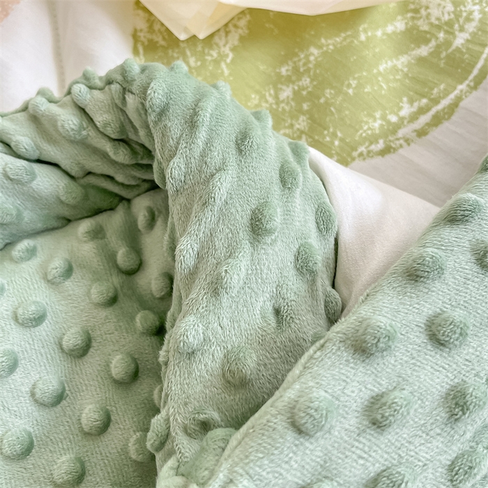 91家纺网 家纺一手货源 找家纺 云家 2025新款豆豆绒被子被芯夏凉被空调被四季被 涂鸦绿爱心