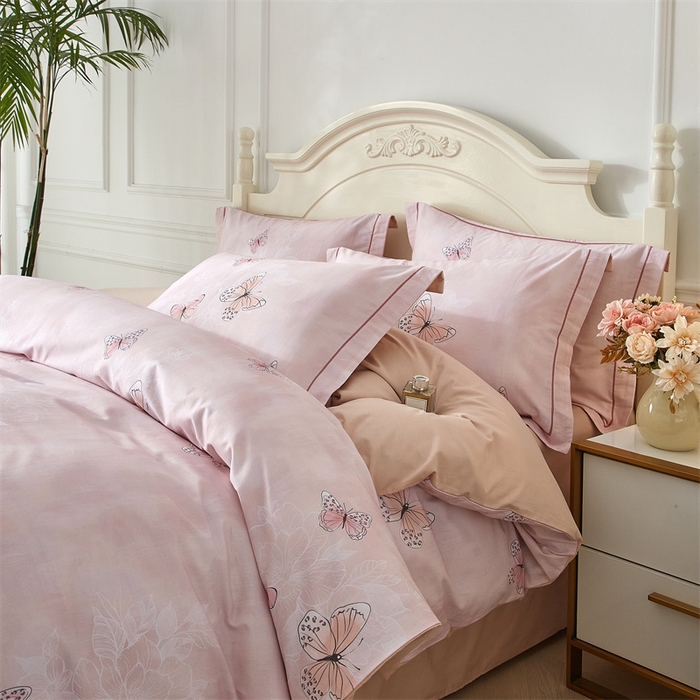 91家纺网 家纺一手货源 找家纺 曼秀琳 2025新款铂金棉数码印花四件套(全棉133*76) 浅梦-粉