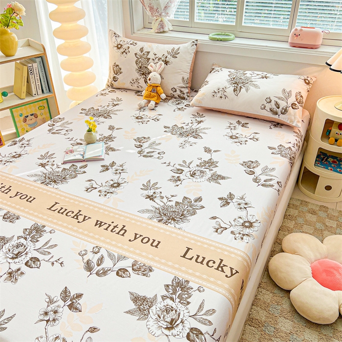 91家纺网 家纺一手货源 找家纺 雯豆2025春夏新品全棉床笠三件套学生成人印花纯棉床罩 全棉床笠-蔓秋