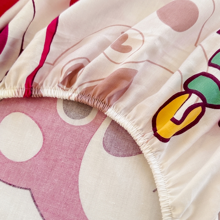 91家纺网 家纺一手货源 找家纺 棉造家居 2025新款亲肤舒适全棉纯棉印花单床笠 草莓熊熊