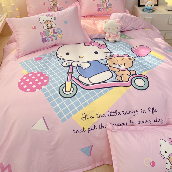 91家纺网 家纺一手货源 找家纺 博雅 2025新款三丽鸥大版印花全棉四件套专版花型 全棉大版（升级款信封枕）滑板KT猫