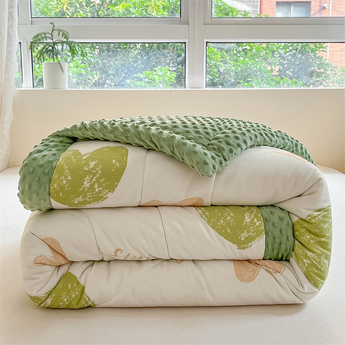 91家纺网 家纺一手货源 找家纺 云家 2025新款豆豆绒被子被芯夏凉被空调被四季被 涂鸦绿爱心