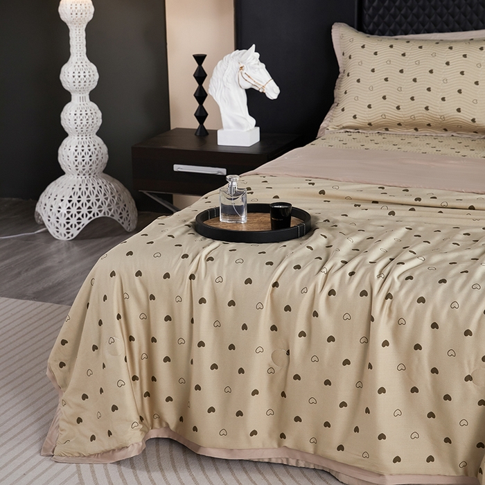 91家纺网 家纺一手货源 找家纺 莎果 2025春夏莫代尔印花高温砂洗床盖三件套四件套 倾心-咖