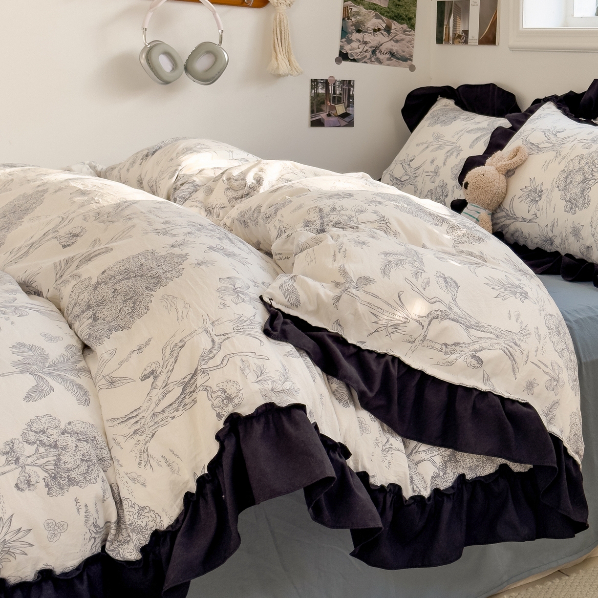 91家纺网 家纺一手货源 找家纺 繁花家居 2025新款黑色花边赫本风水洗棉双层纱针织棉韩式花边四件套 莫奈蓝