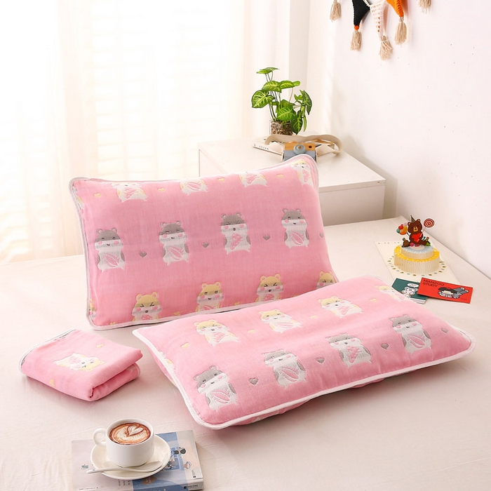 91家纺网 家纺一手货源 找家纺 朴尔家纺-毛巾被 2025新款A类全棉卡通六层纱布儿童枕套 土拨鼠粉