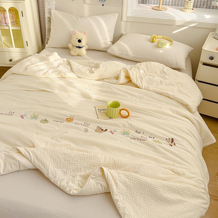 91家纺网 家纺一手货源 找家纺 睡棉坊 2025新款A类泡泡棉夏被韩版原创设计刺绣款空调被夏凉被 米白色