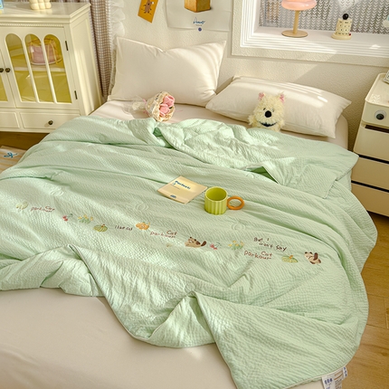 91家纺网 家纺一手货源 找家纺 睡棉坊 2025新款A类泡泡棉夏被韩版原创设计刺绣款空调被夏凉被 水绿色