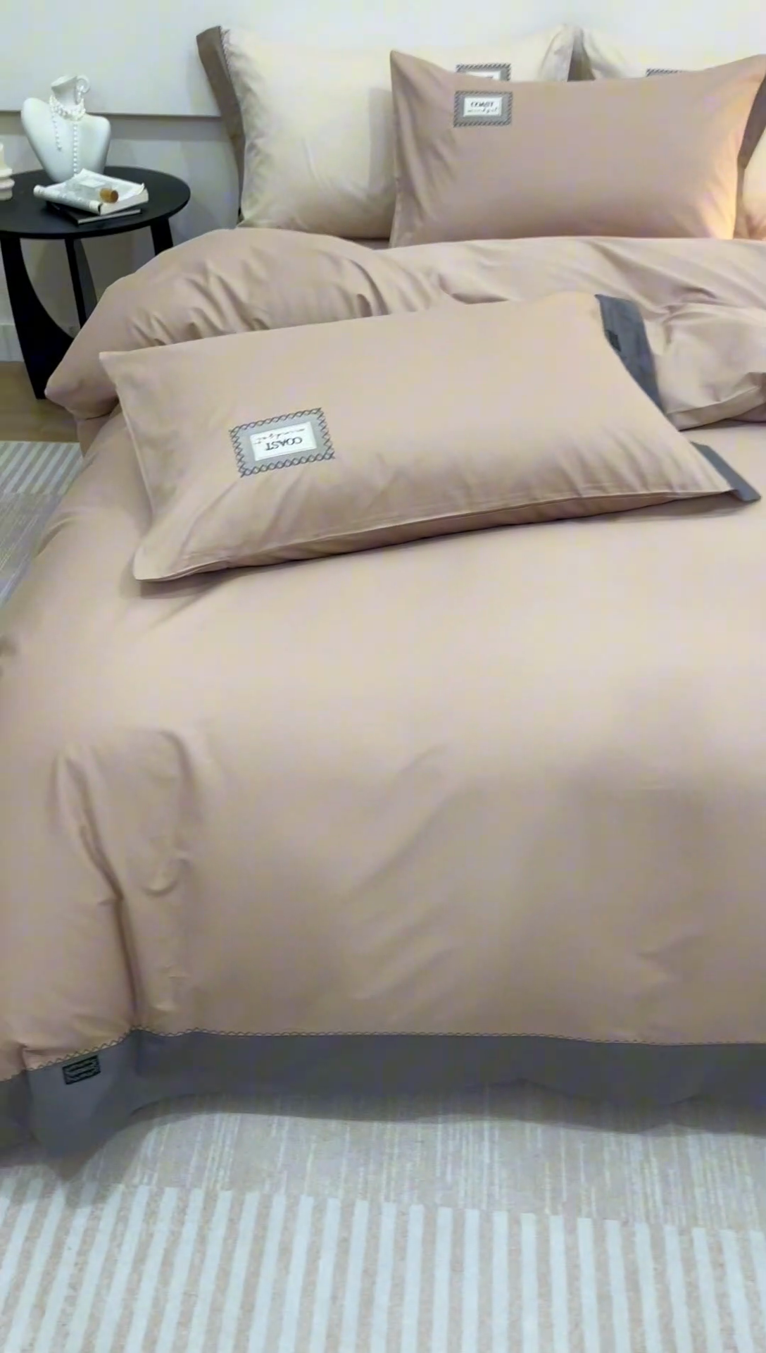 91家纺网 家纺一手货源 找家纺 艾莱家纺 2025新款A类精梳贴布纯棉刺绣花四件套-星澜 星澜-美拉德