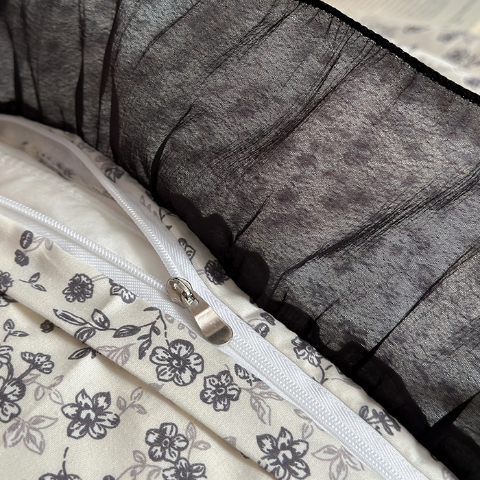 91家纺网 家纺一手货源 找家纺 蓝邻家纺 2025年新款全棉法式复古真丝绉花边四件套系列 牧野繁花