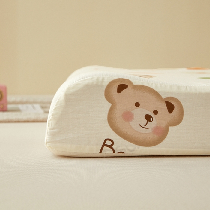 91家纺网 家纺一手货源 找家纺 翎盈家纺 2025新款纯棉小清新乳胶枕专用枕套 熊宝乐园