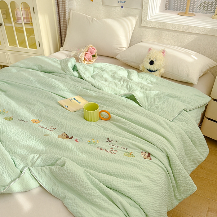 91家纺网 家纺一手货源 找家纺 睡棉坊 2025新款A类泡泡棉夏被韩版原创设计刺绣款空调被夏凉被 水绿色
