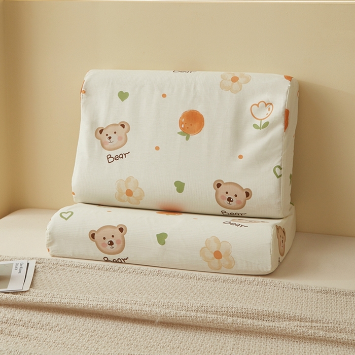 91家纺网 家纺一手货源 找家纺 翎盈家纺 2025新款纯棉小清新乳胶枕专用枕套 熊宝乐园