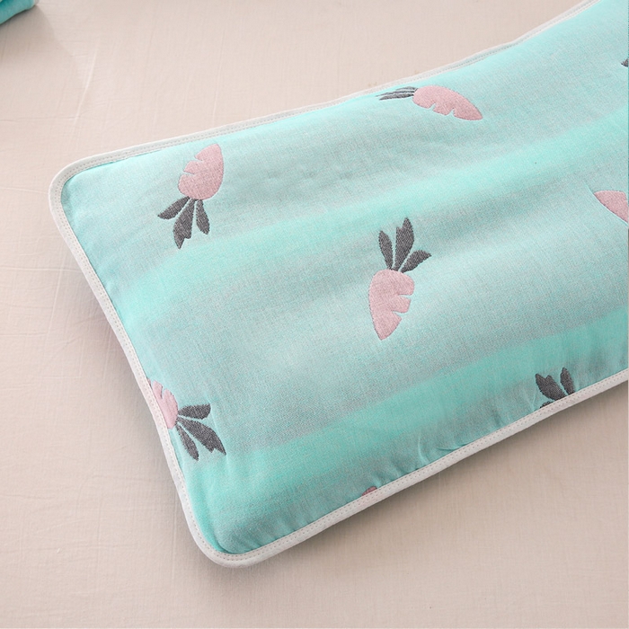 91家纺网 家纺一手货源 找家纺 朴尔家纺-毛巾被 2025新款A类全棉卡通六层纱布儿童枕套 多彩胡萝卜兰