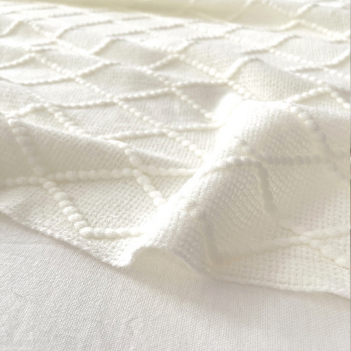 91家纺网 家纺一手货源 找家纺 朴尔家纺-毛巾被 2025新款菱形格条纹流苏手工针织毯 乳白色