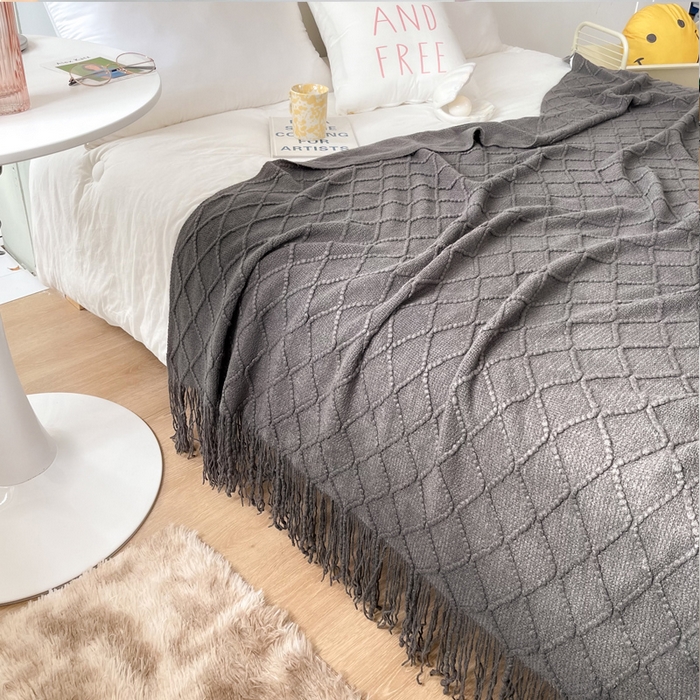 91家纺网 家纺一手货源 找家纺 朴尔家纺-毛巾被 2025新款菱形格条纹流苏手工针织毯 碳灰色