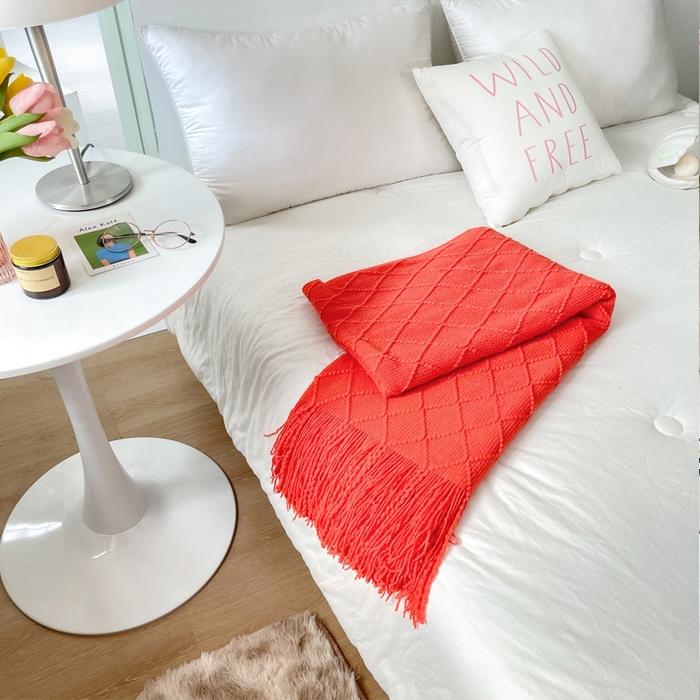 91家纺网 家纺一手货源 找家纺 朴尔家纺-毛巾被 2025新款菱形格条纹流苏手工针织毯 大红色