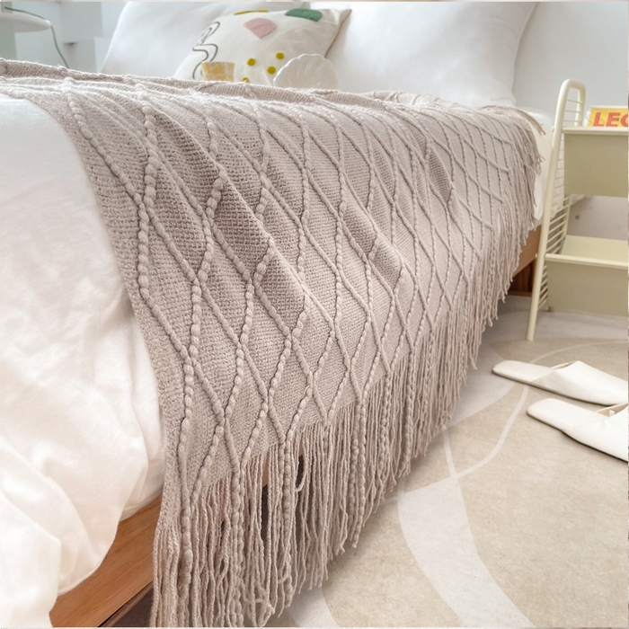 91家纺网 家纺一手货源 找家纺 朴尔家纺-毛巾被 2025新款菱形格条纹流苏手工针织毯 浅咖色