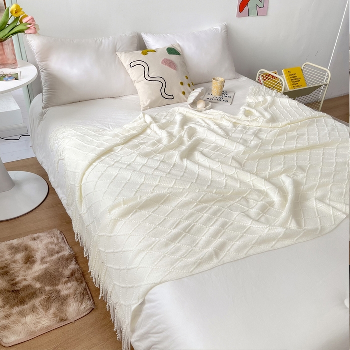 91家纺网 家纺一手货源 找家纺 朴尔家纺-毛巾被 2025新款菱形格条纹流苏手工针织毯 乳白色