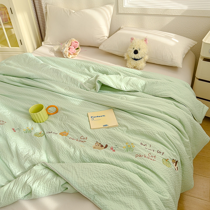 91家纺网 家纺一手货源 找家纺 睡棉坊 2025新款A类泡泡棉夏被韩版原创设计刺绣款空调被夏凉被 水绿色